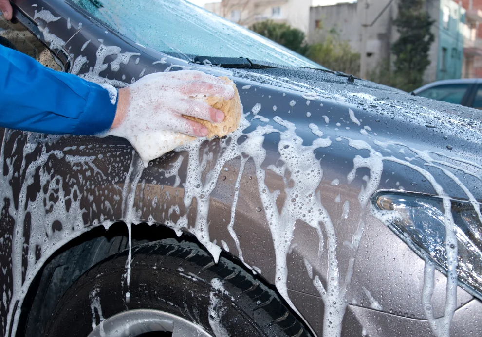Lavagem do carro : dicas para uma limpeza segura