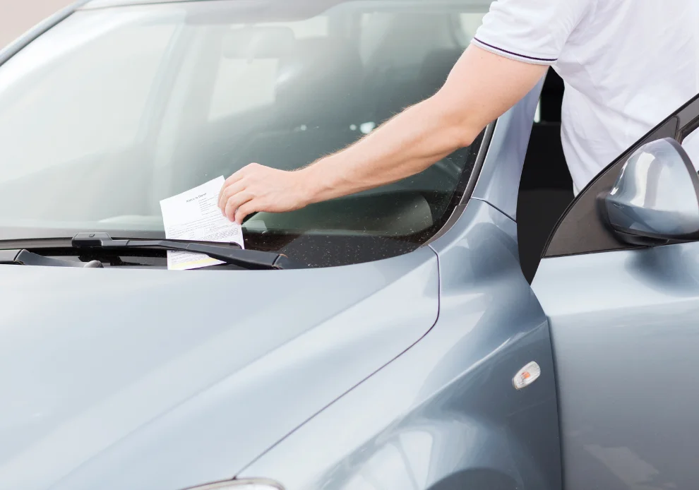 Multas de estacionamento: quanto tens de pagar quando deixas o carro mal estacionado?
