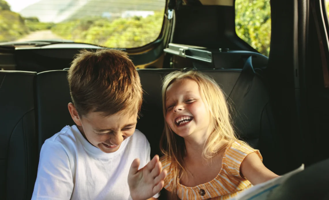 viajar com crianças no carro